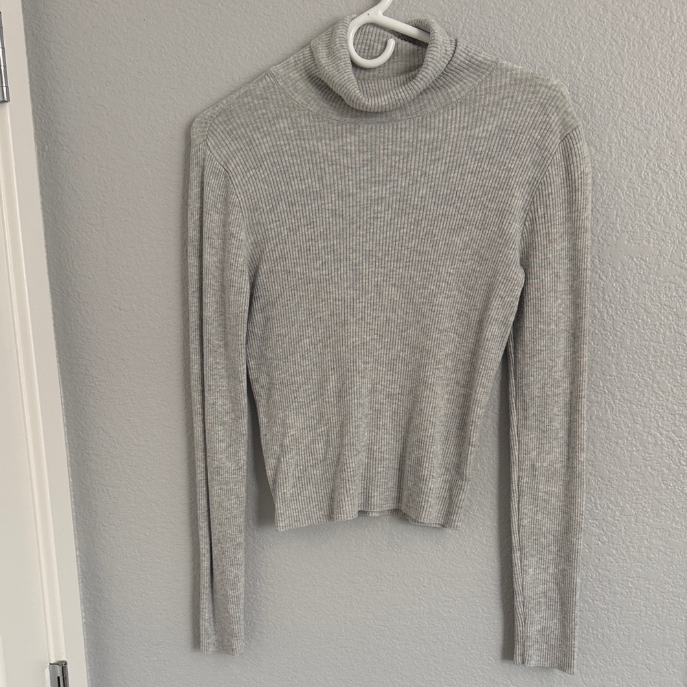 Brandy Melville Gray mockneck sweater